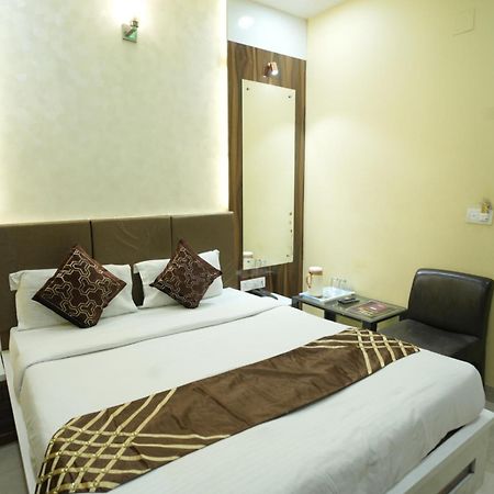 Hotel Rajkamal Near Varanasi Railway Station Dış mekan fotoğraf