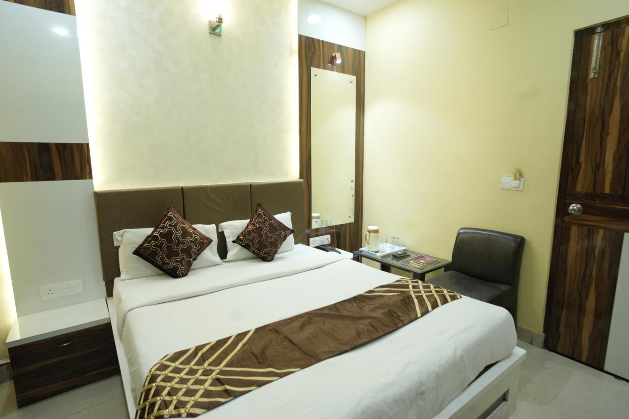 Hotel Rajkamal Near Varanasi Railway Station Dış mekan fotoğraf