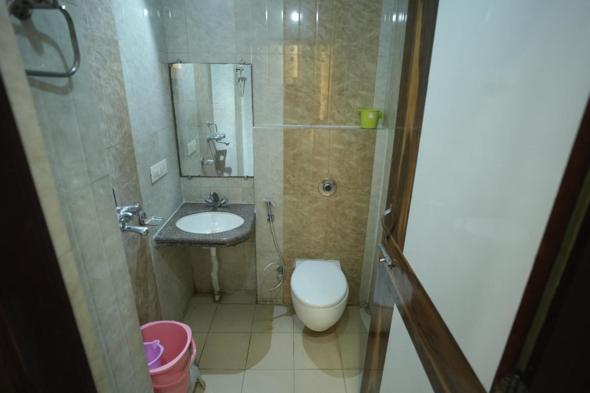 Hotel Rajkamal Near Varanasi Railway Station Dış mekan fotoğraf