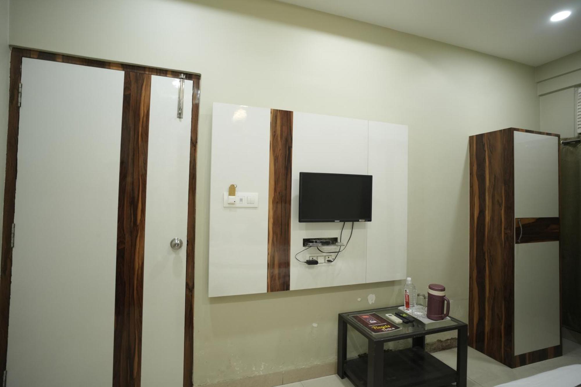 Hotel Rajkamal Near Varanasi Railway Station Dış mekan fotoğraf