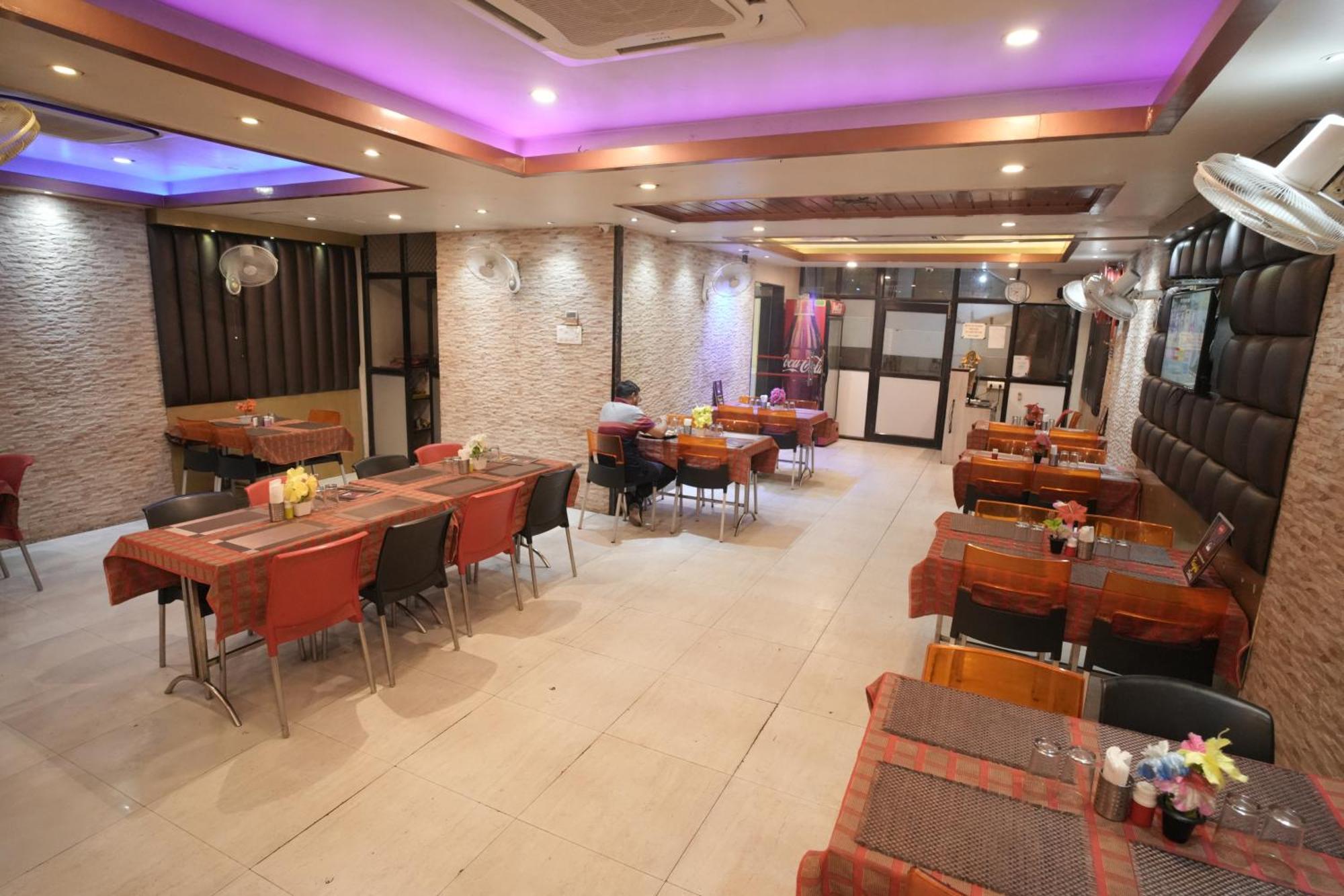 Hotel Rajkamal Near Varanasi Railway Station Dış mekan fotoğraf