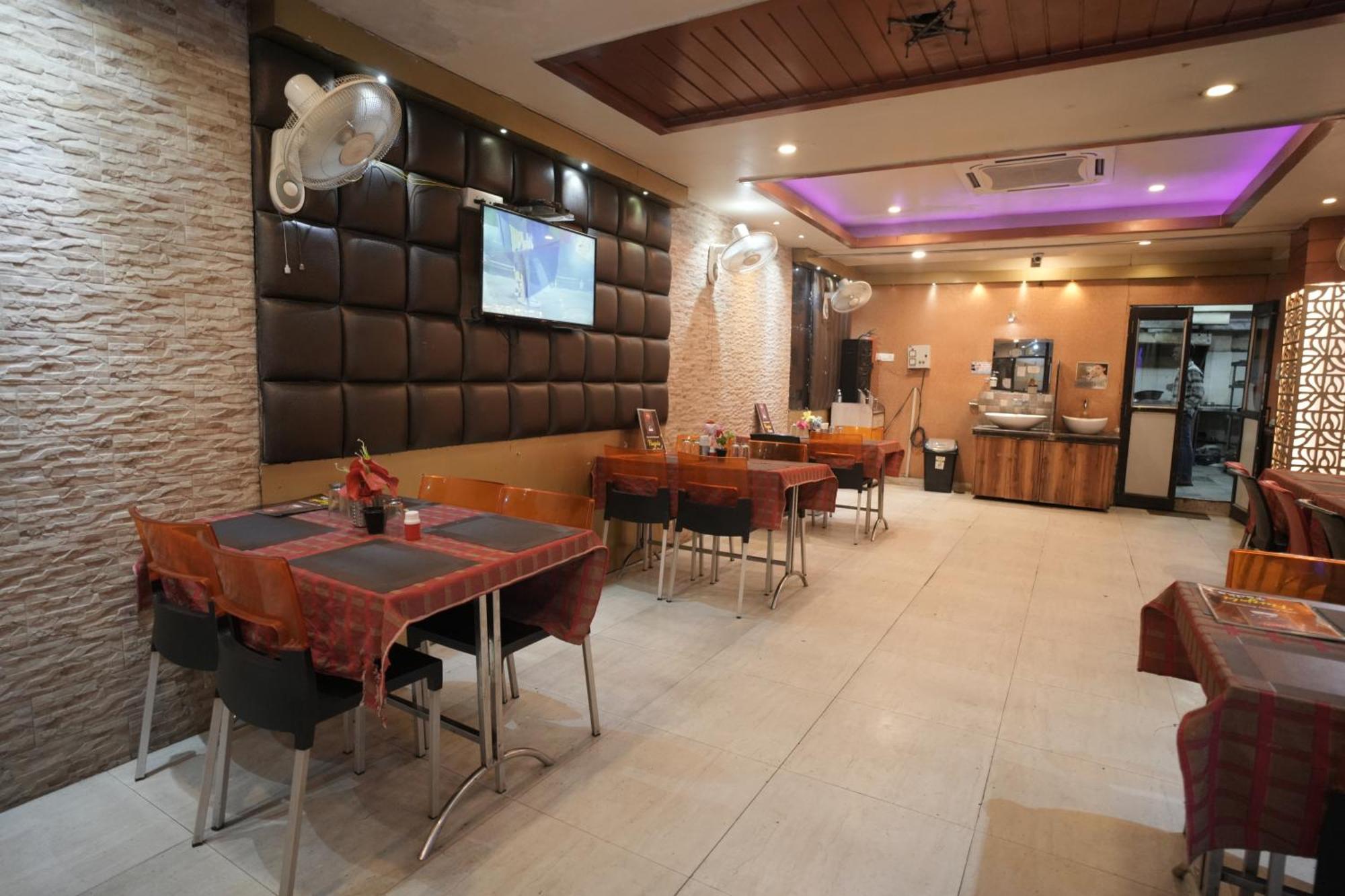 Hotel Rajkamal Near Varanasi Railway Station Dış mekan fotoğraf