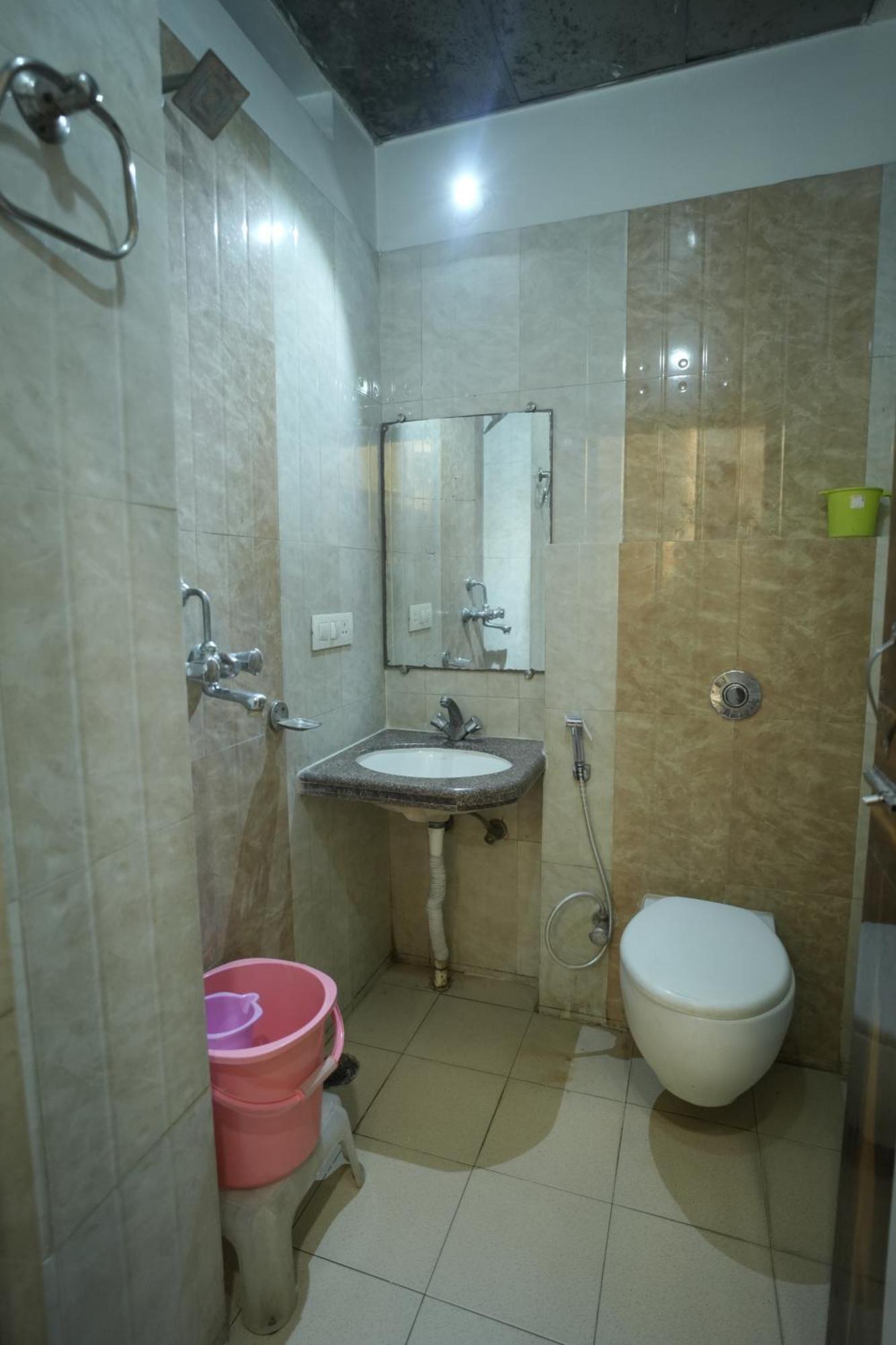 Hotel Rajkamal Near Varanasi Railway Station Dış mekan fotoğraf
