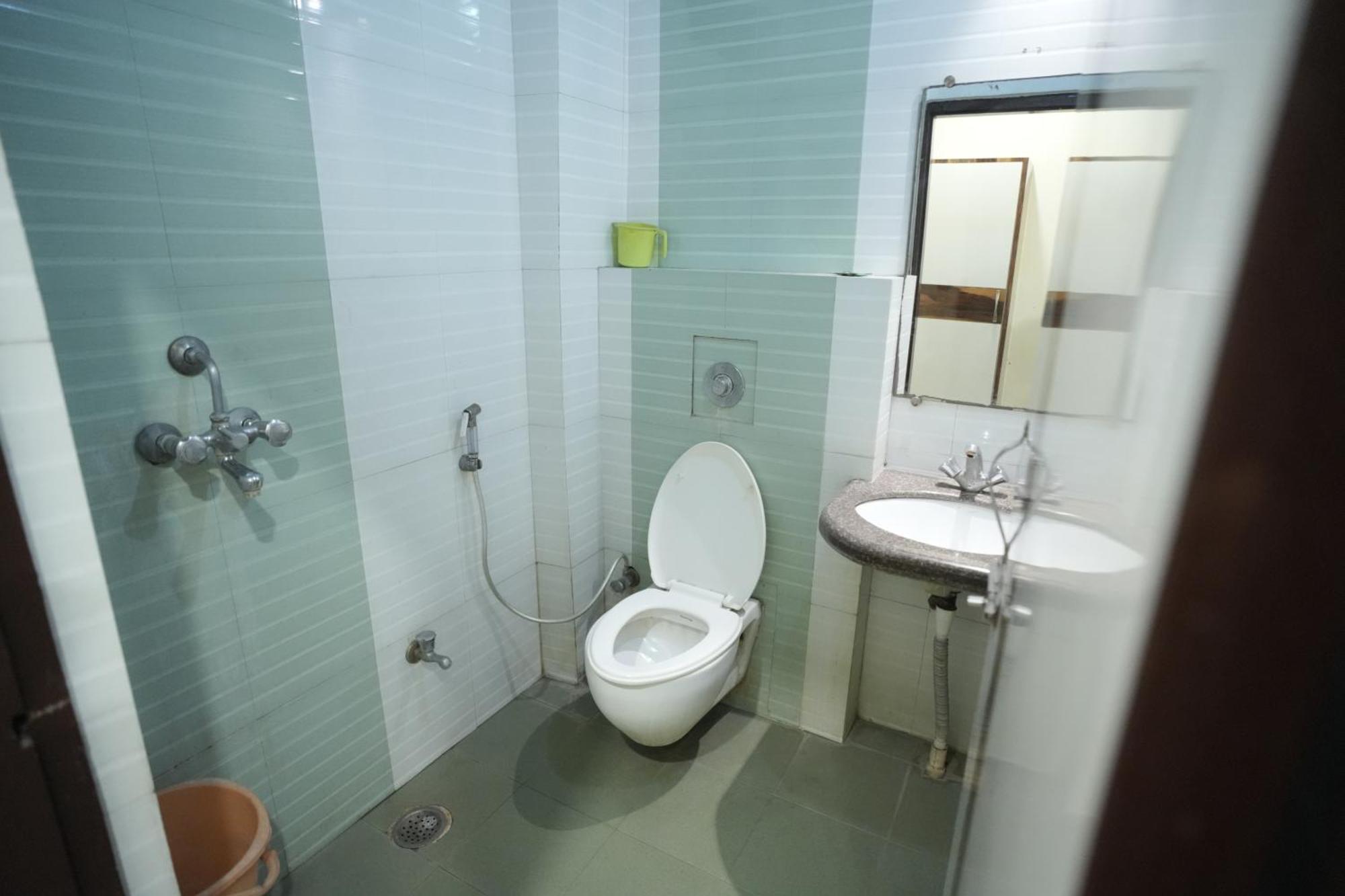 Hotel Rajkamal Near Varanasi Railway Station Dış mekan fotoğraf