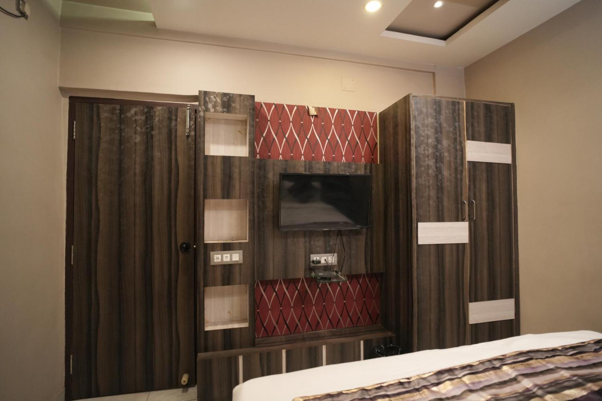 Hotel Rajkamal Near Varanasi Railway Station Dış mekan fotoğraf