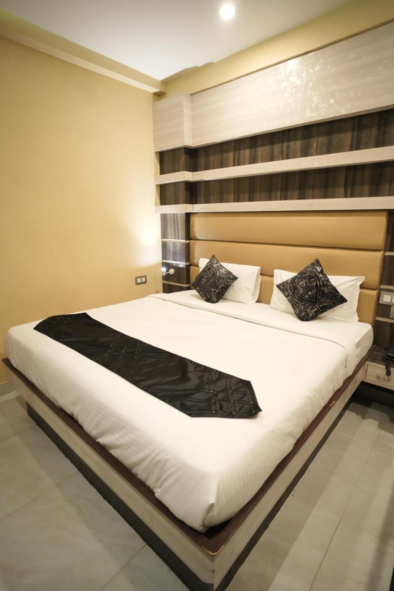 Hotel Rajkamal Near Varanasi Railway Station Dış mekan fotoğraf