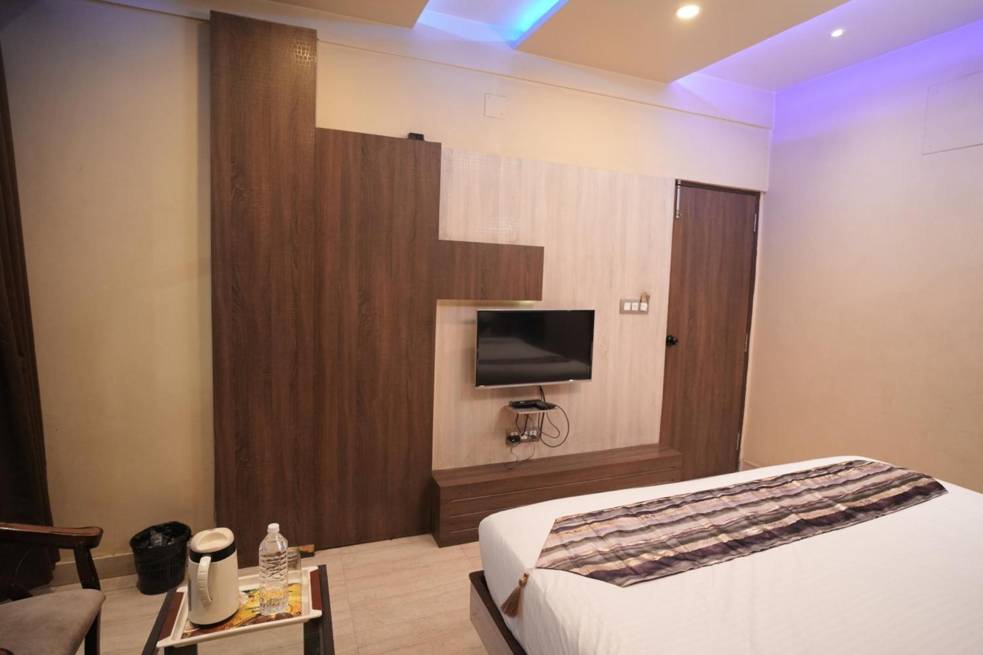 Hotel Rajkamal Near Varanasi Railway Station Dış mekan fotoğraf