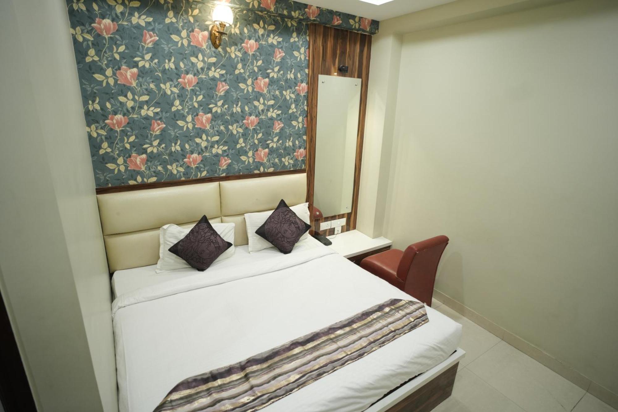 Hotel Rajkamal Near Varanasi Railway Station Dış mekan fotoğraf