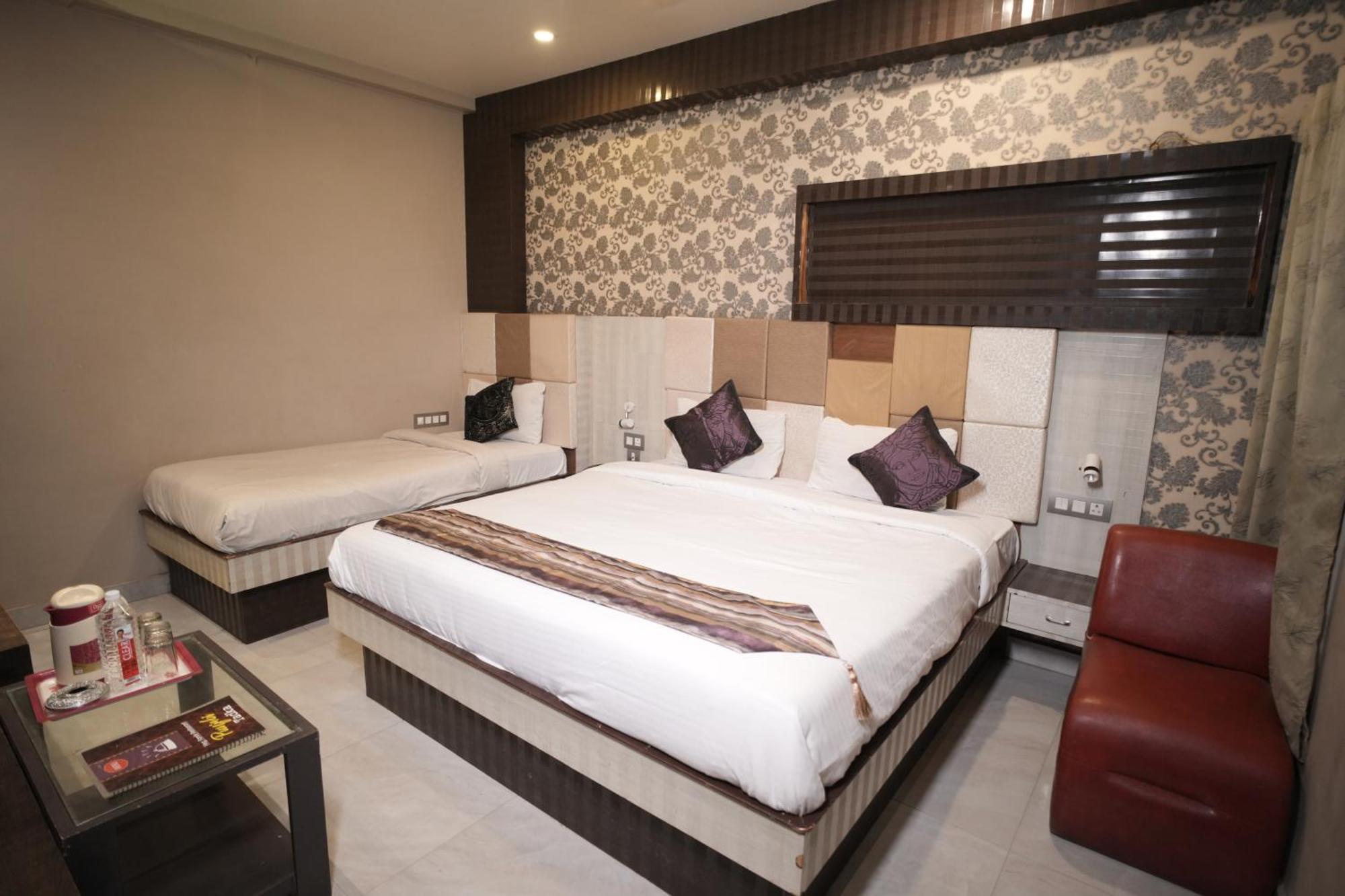 Hotel Rajkamal Near Varanasi Railway Station Dış mekan fotoğraf